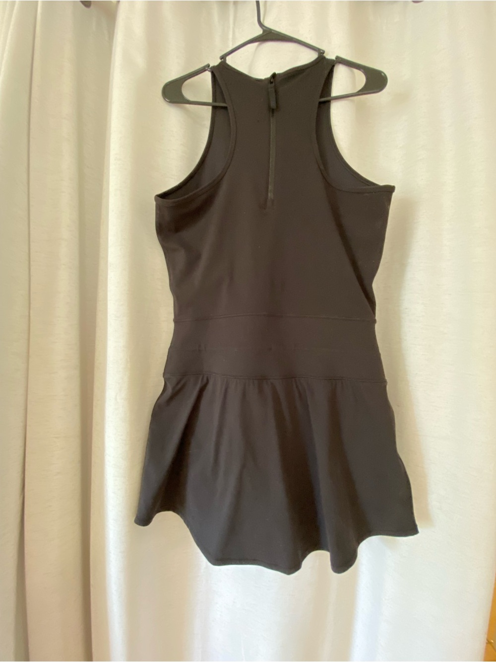 Vuori Daily Tennis Dress in Black Women’s Size Large Built in Shorts - Picture 8 of 13